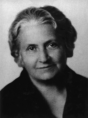 La scienza è donna, la pace è bambina. Intervista impossibile e reale a Maria Montessori.